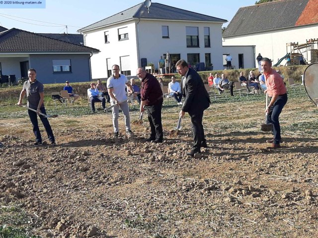 2020_-_spatenstich_-dorfwiese_20200922_1249561780