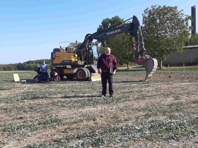 2020_-_spatenstich_-dorfwiese_20200922_1647559826