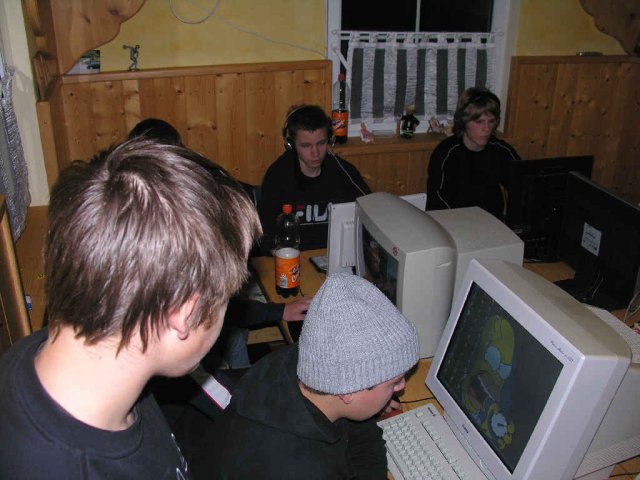 2007_-_lan-party_im_fuchsbau_1_20171229_1662422810